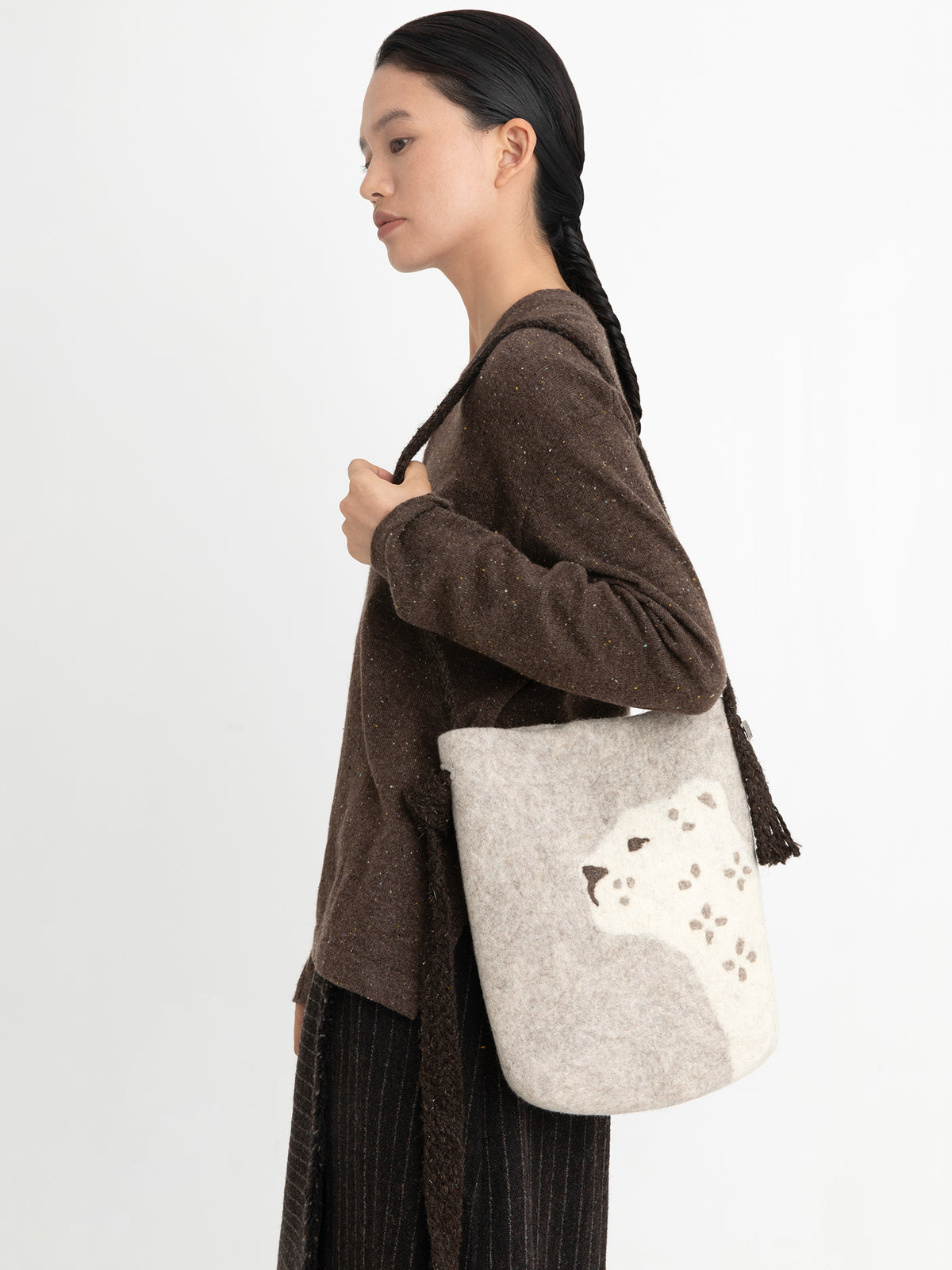 Snow Leopard Handmade Wool Felt Shoulder Bag(Pre-Order)