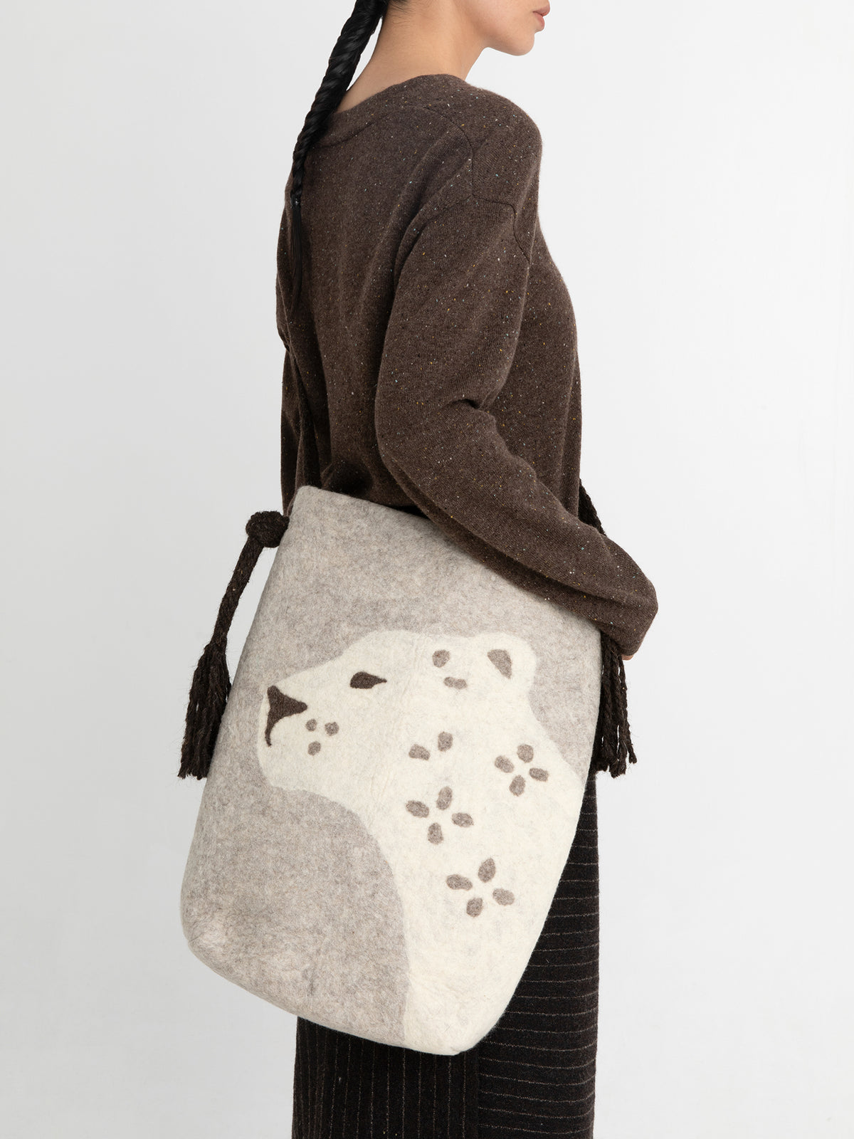 Snow Leopard Handmade Wool Felt Shoulder Bag(Pre-Order)