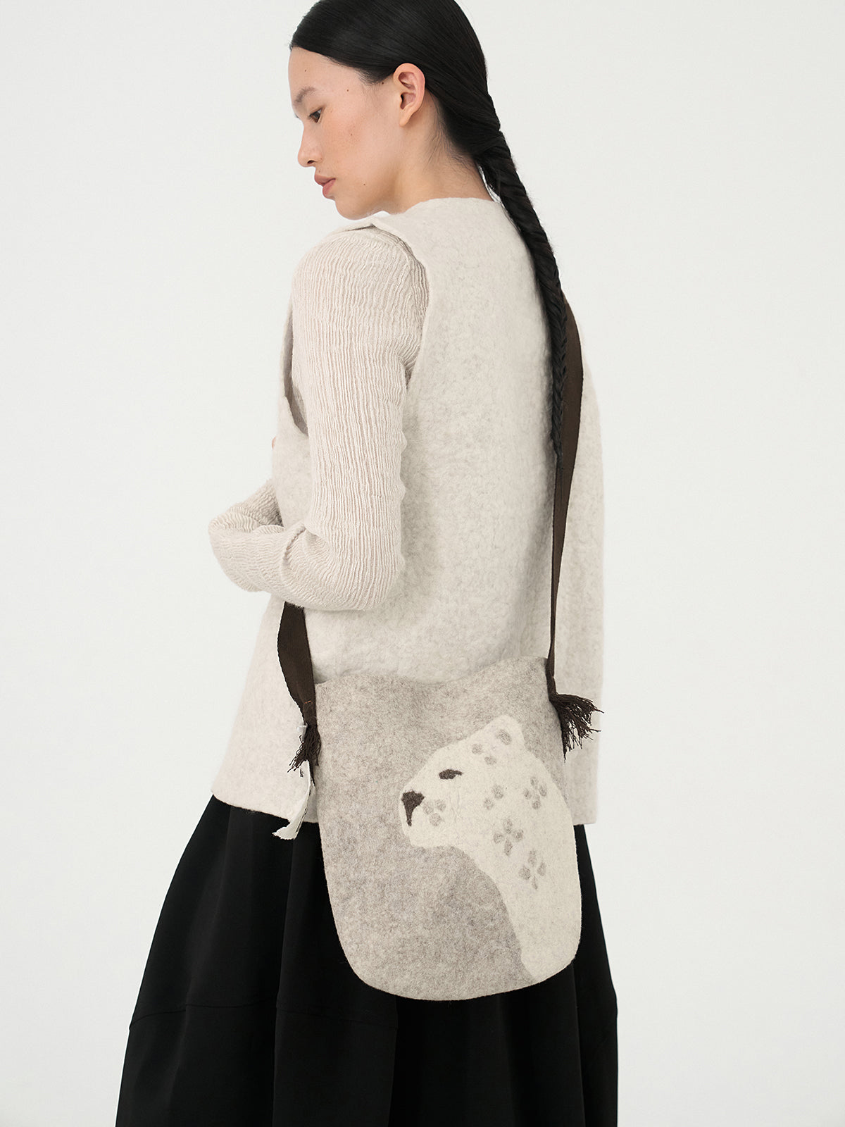 Snow Leopard Handmade Wool Felt Shoulder Bag(Pre-Order)