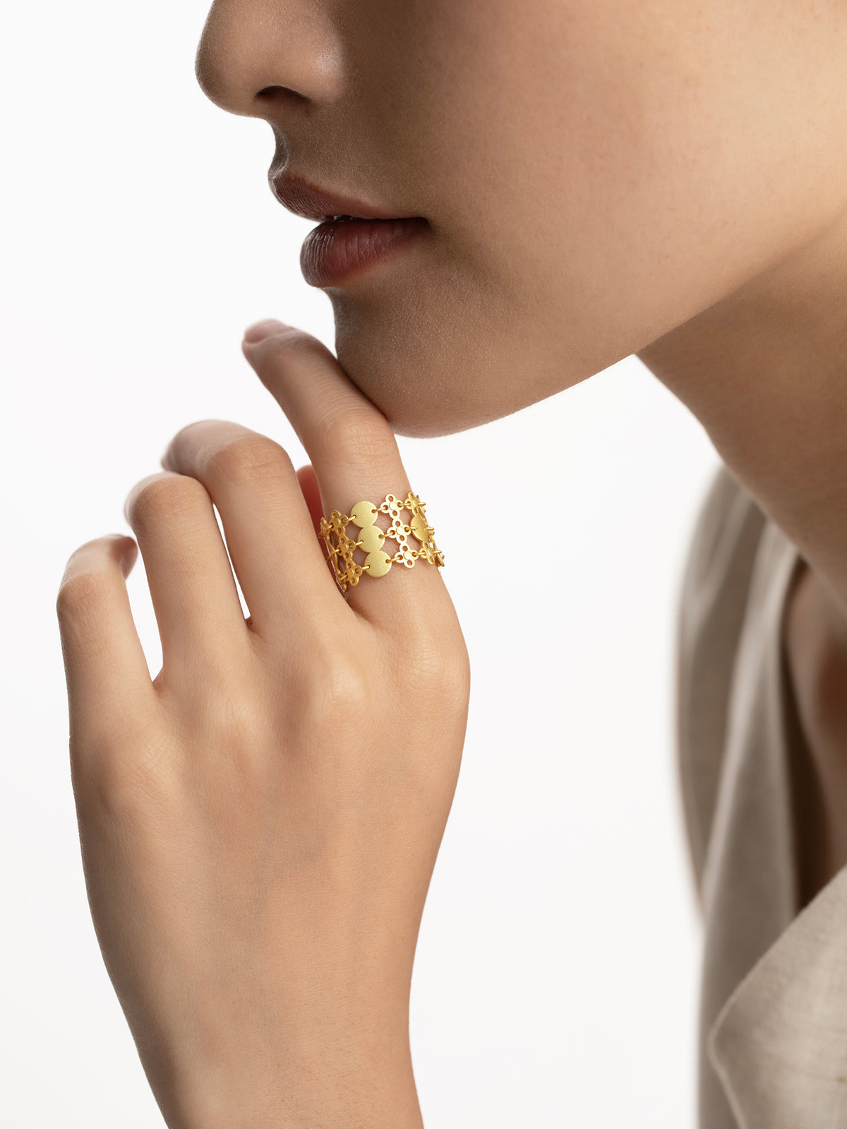 A Circle of Sunlight Chain Ring