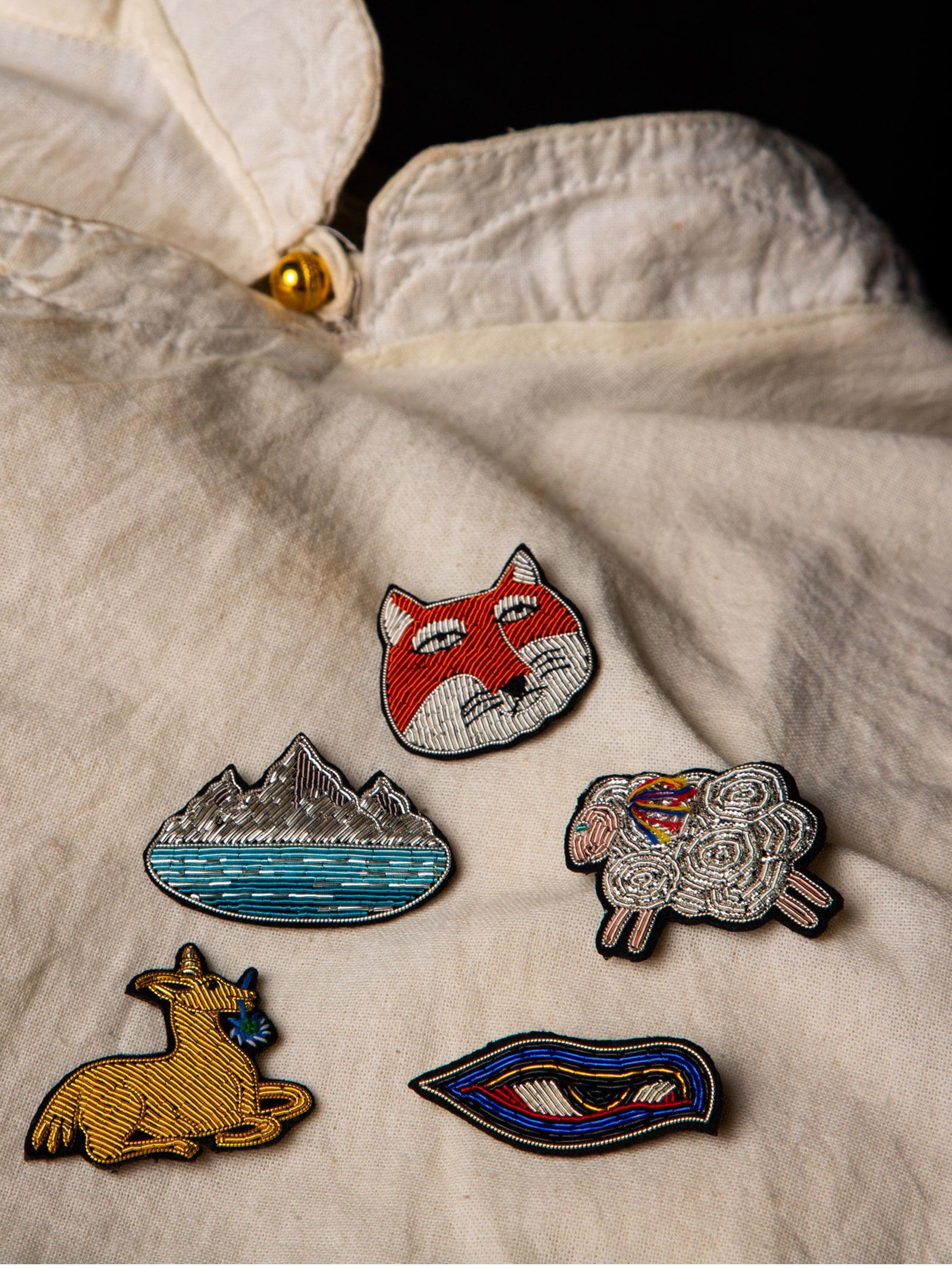 3D Hand-embroidered Brooches